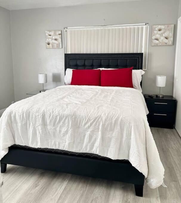 The Manors - Cozy 2 Bedrooms, 2 Baths Fort Lauderdale Bagian luar foto