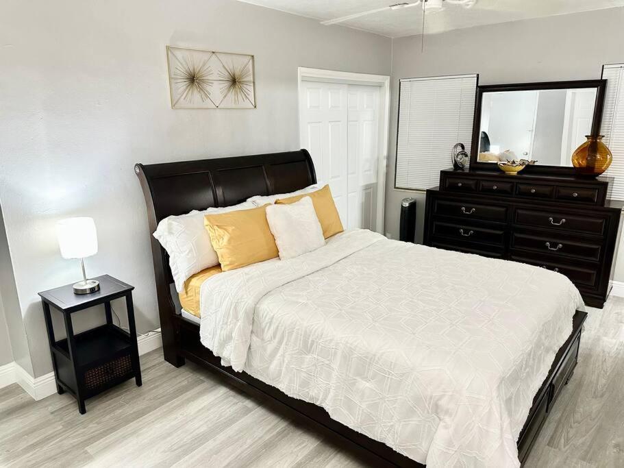 The Manors - Cozy 2 Bedrooms, 2 Baths Fort Lauderdale Bagian luar foto
